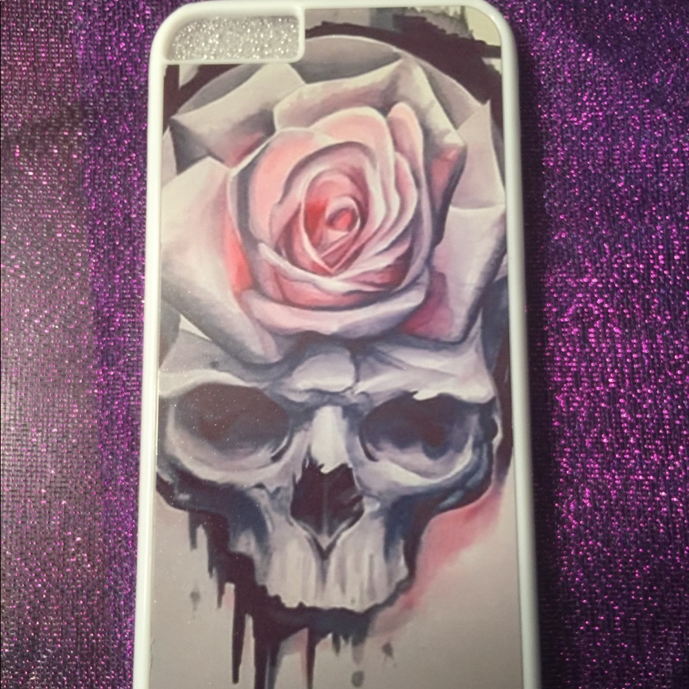 Just In! Skull Rose iPhone 6s Case White w/Gift
